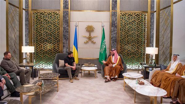 ولي العهد السعودي يستقبل الرئيس الأوكراني في جدة