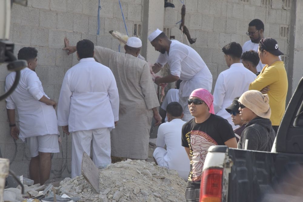 شاهد| استمرار تجاهل الصحة العامة.. ”اليوم“ ترصد فوضى الذبح العشوائي بالدمام
