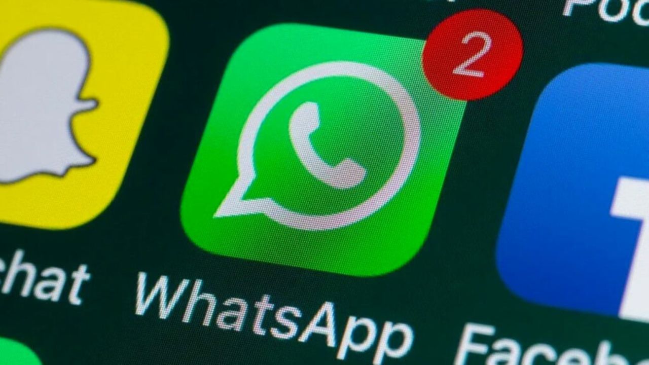 تطبيق واتساب يجعل أهم ميزاته افتراضية