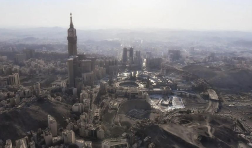 "الصحة" تحذر زوار المسجد الحرام من ضربات الشمس