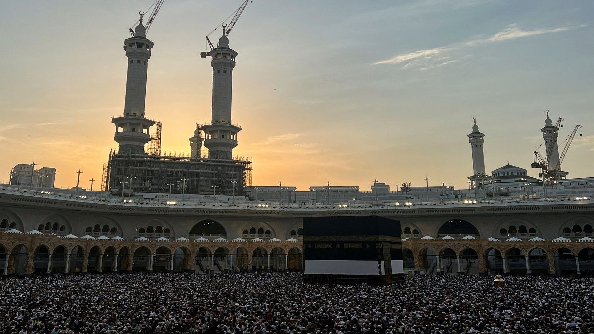 الامارات | بعد مأساة وفاة الحجاج.. مصر تتخذ إجراءات سريعة ضد 16 شركة سياحية