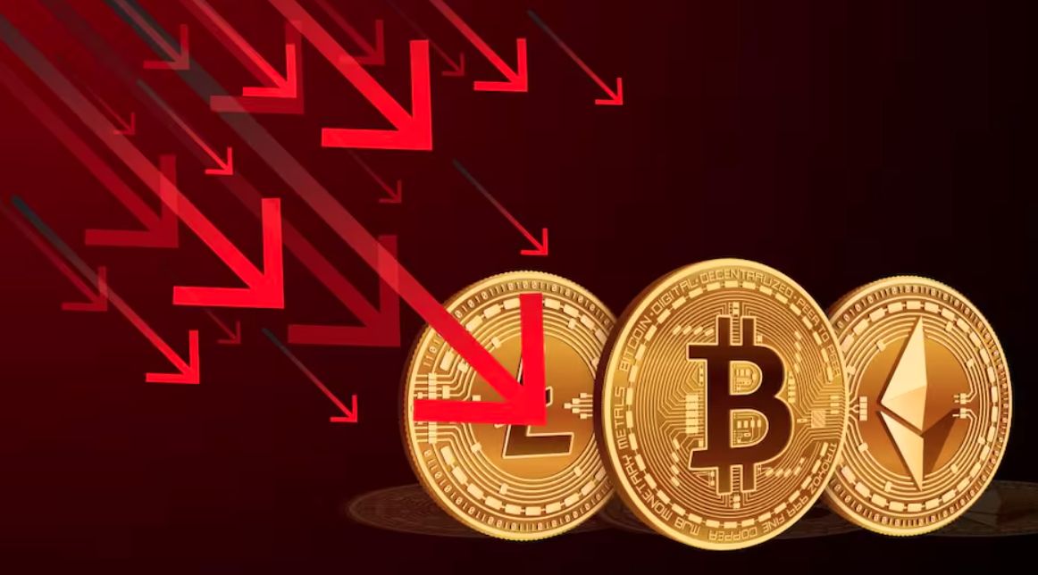 ما سبب تراجع البيتكوين وانخفاض سعره لما دون 62 ألف دولار؟