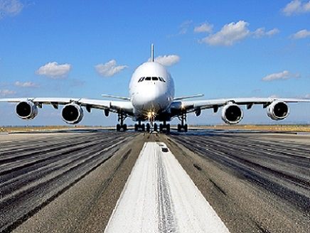 الامارات | فرص التقاط العدوى في الطائرات عالية.. كيف تحافظ على صحتك على ارتفاع 35 ألف قدم؟