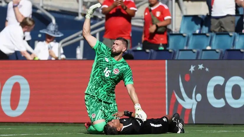 الامارات | سقوط حكم مساعد مغشياً عليه بطريقة مرعبة في كوبا أميركا (فيديو)