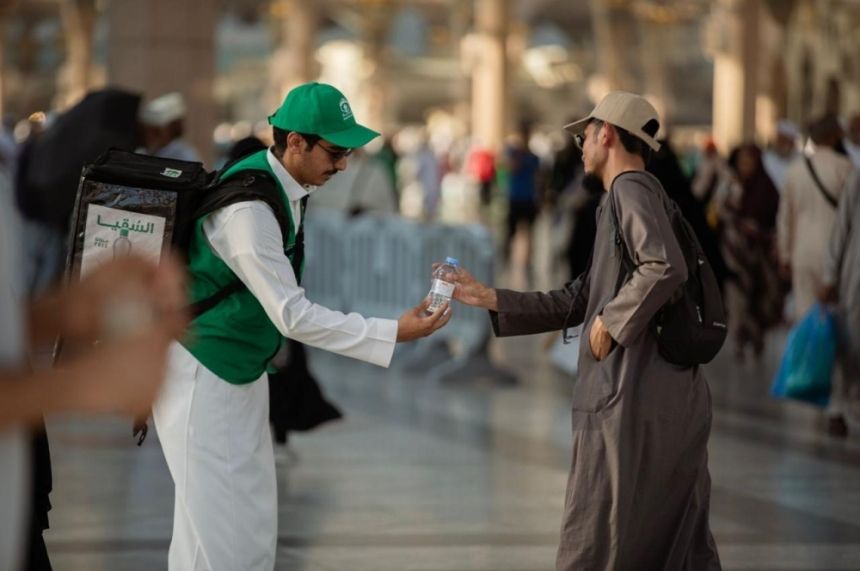 توزيع 5 ملايين عبوة مياه لضيوف الرحمن في المدينة المنورة