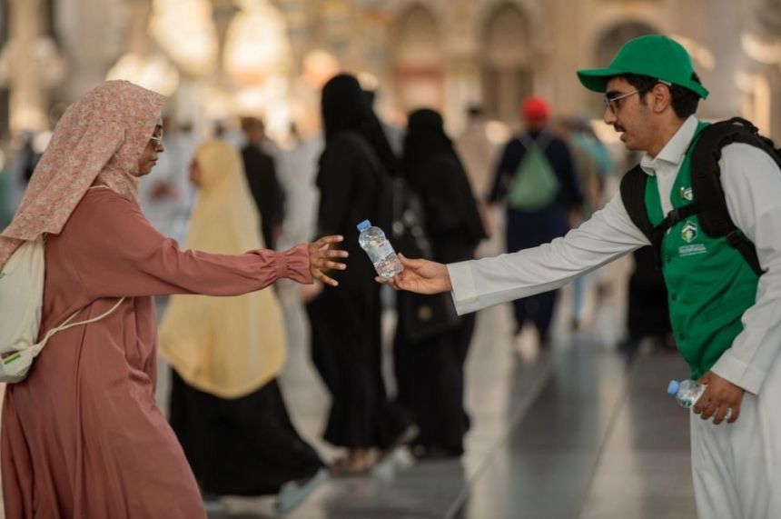 توزيع 5 ملايين عبوة مياه لضيوف الرحمن في المدينة المنورة