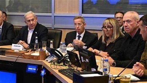 صحيفة إسرائيلية تكشف تفاصيل شجار مجلس الحرب الإسرائيلي في اجتماعه الأخير
