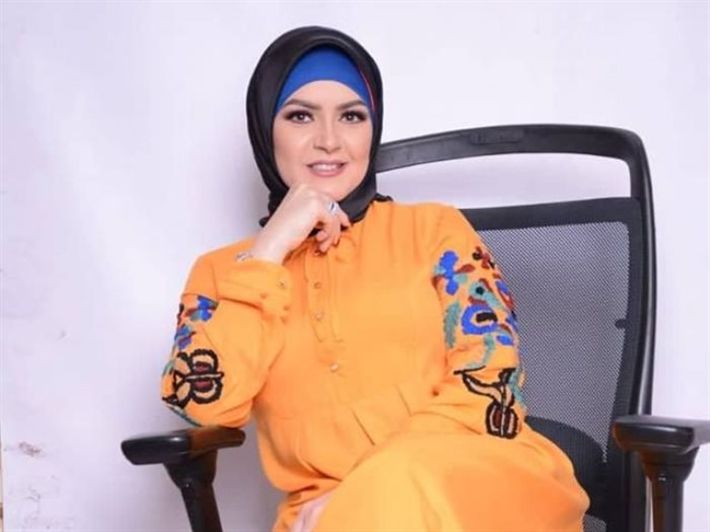 بعد 11 سنة احتشام واعتزال الفن..منال عبد اللطيف تمهد العودة بخلع الحجاب