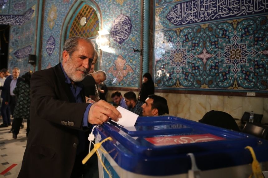الانتخابات الرئاسية الإيرانية.. بزشكيان وجليلي في جولة الإعادة