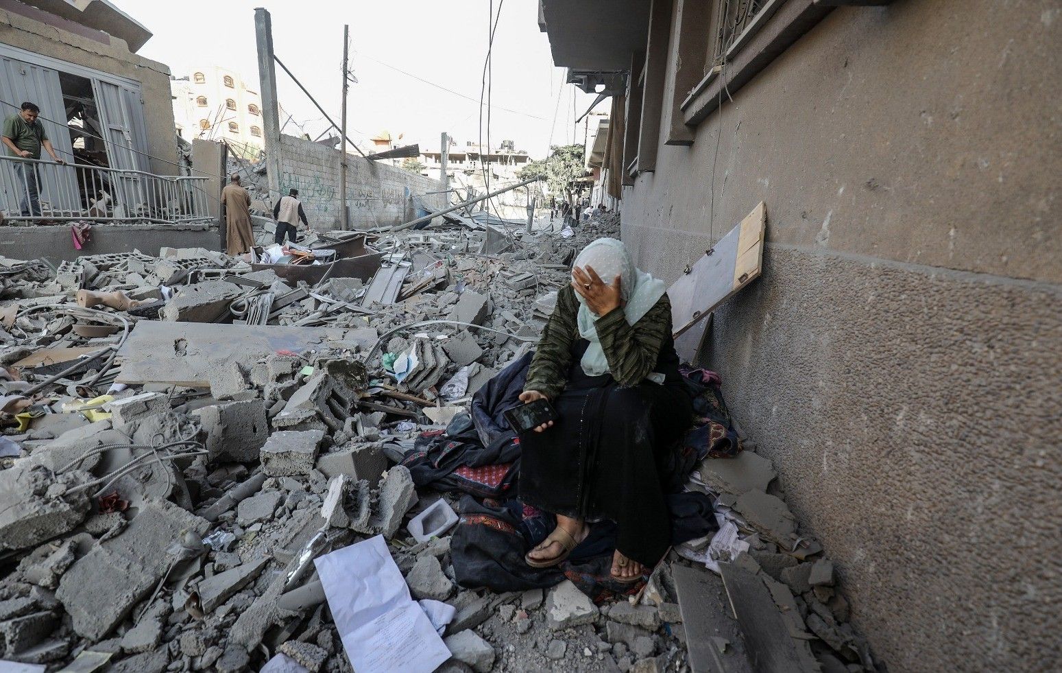 استشهاد ٢٢ فلسطينياً في قصف إسرائيلي على قطاع غزة