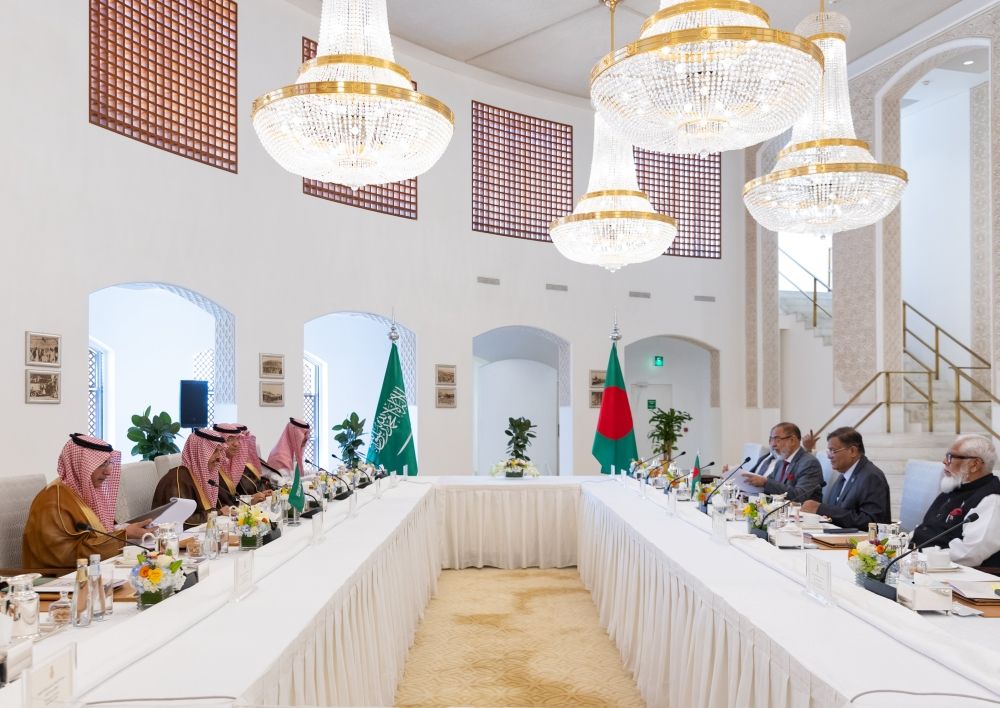 بينها تكثيف التنسيق.. تفاصيل المشاورات السياسية بين المملكة وبنغلاديش