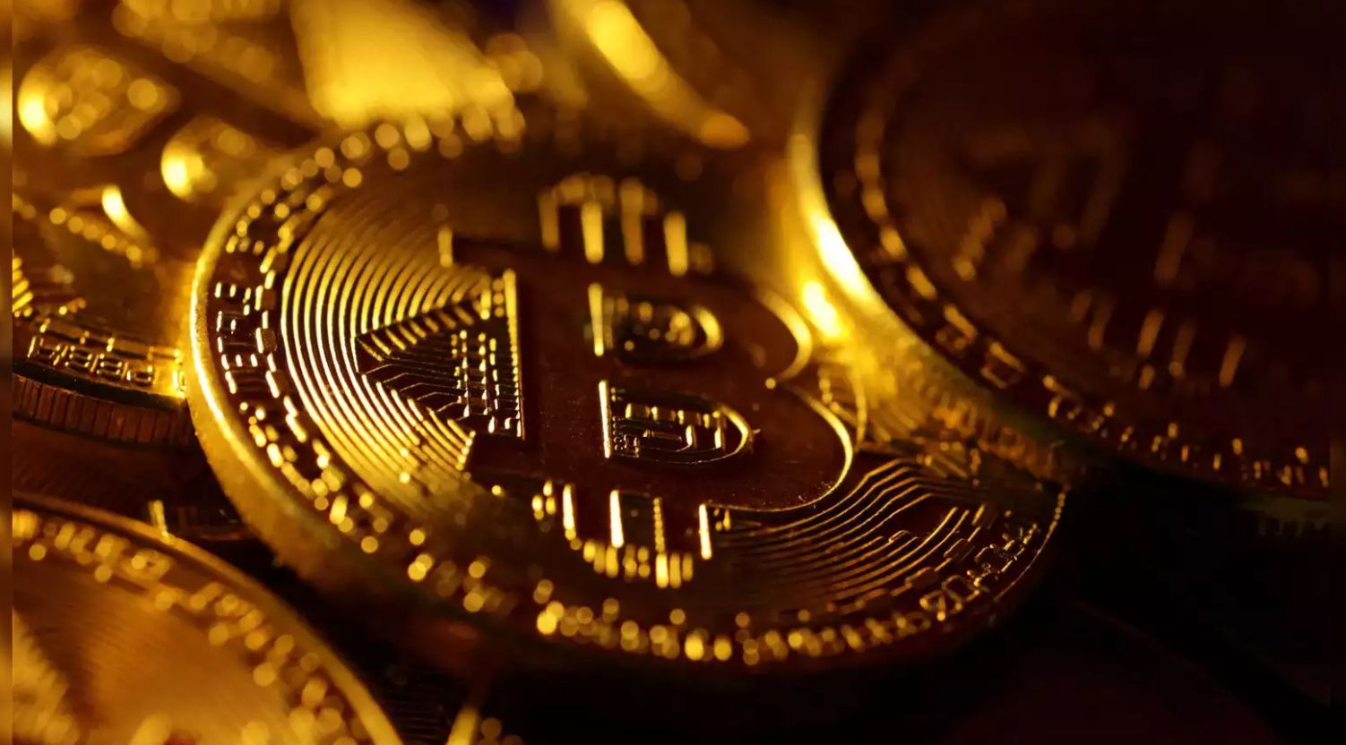بالرغم من الهبوط الأخير: البيتكوين أفضل استثمار في سنة 2024