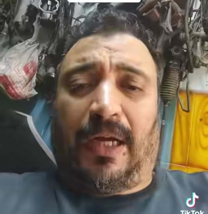 شاهد بالفيديو.. مواطن مصري يؤكد ترحيل شباب سودانيون بعد ضبطهم داخل حفل للفنانة مروة الدولية ويسخر: (الشباب الموجودين في مصر عندكم نفس ترقصوا وأهلكم بموتوا؟ ومين البحرر لكم بلدكم؟)