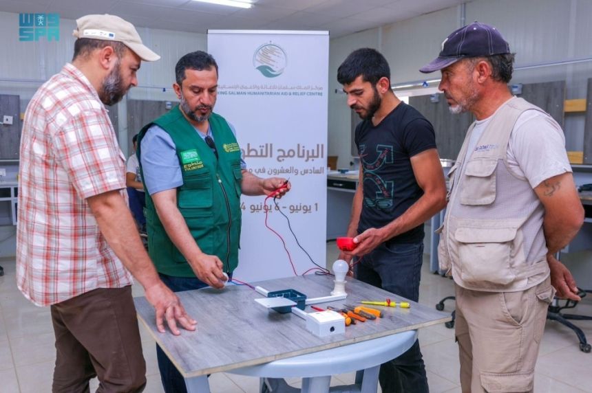 هدايا المملكة.. تواصل جهود مركز الملك سلمان الإغاثية في 4 دول