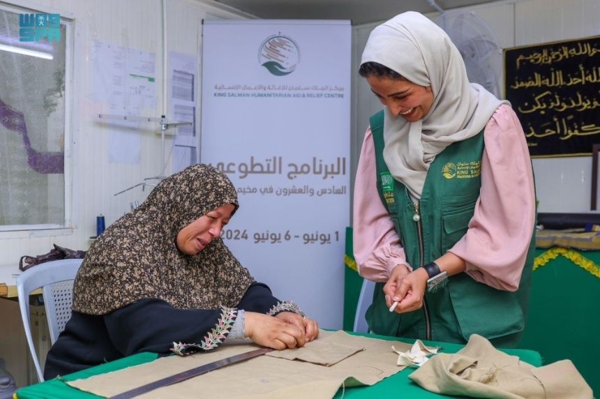 هدايا المملكة.. تواصل جهود مركز الملك سلمان الإغاثية في 4 دول