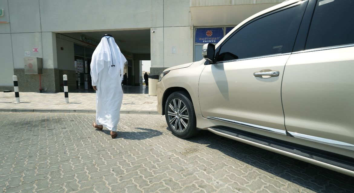 الامارات | شرطة أبوظبي تحذّر السائقين من ترك المركبة في حالة تشغيل