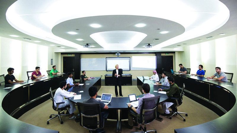 الامارات | جامعات إماراتية توفر منحاً للطلبة المقيمين والأجانب