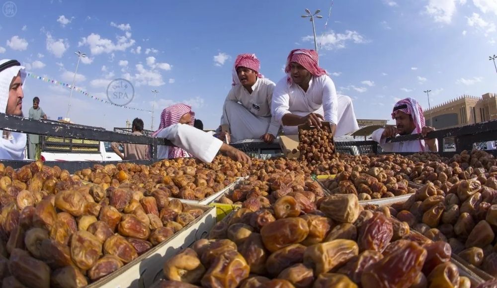 4 بنود للعمل بأسواق التمور الموسمية