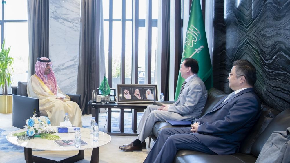 وزير البلدية والإسكان يبحث تعزيز فرص التعاون مع السفير الصيني
