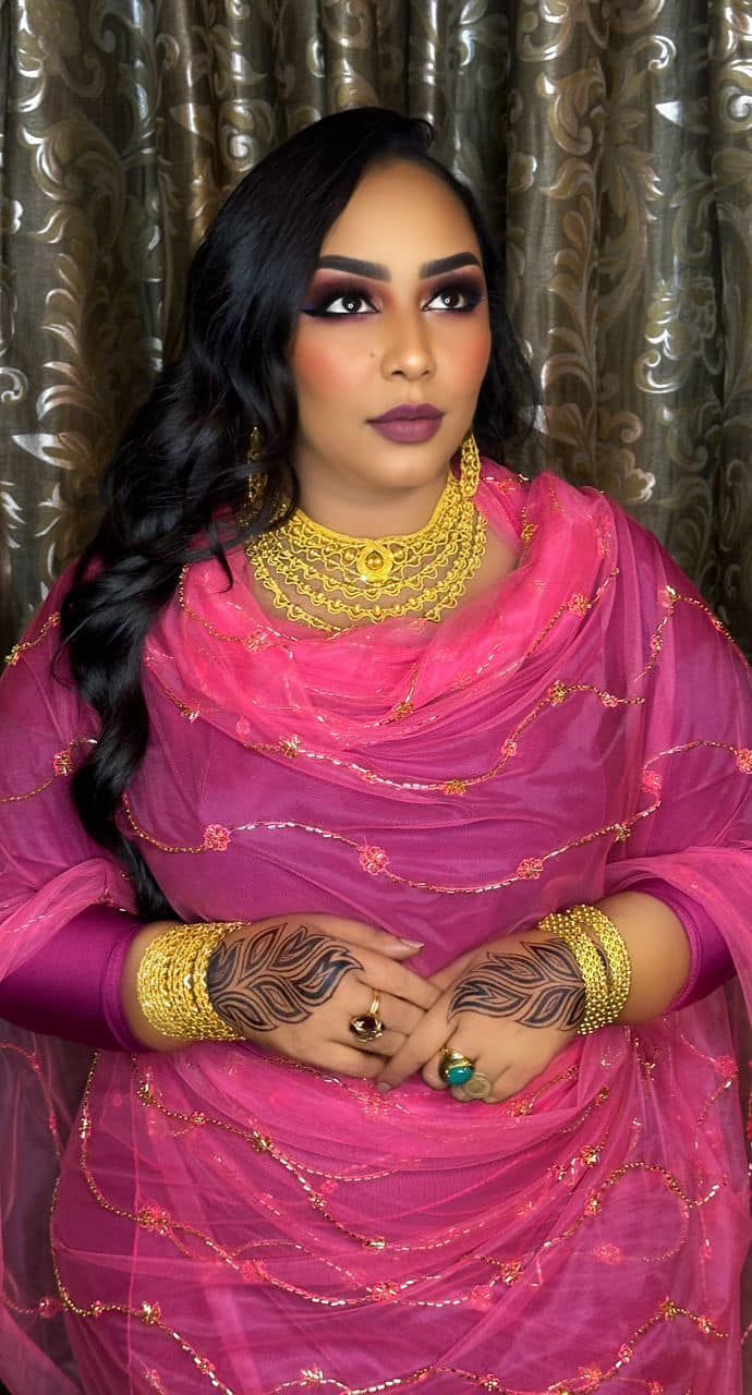 شاهد بالصور.. من القاهرة.. الفنانة هدى عربي تبهر الأسافير بإطلالة ساحرة ونيولوك جديد (معقول انوم قبل ما انزل صور المكياج)