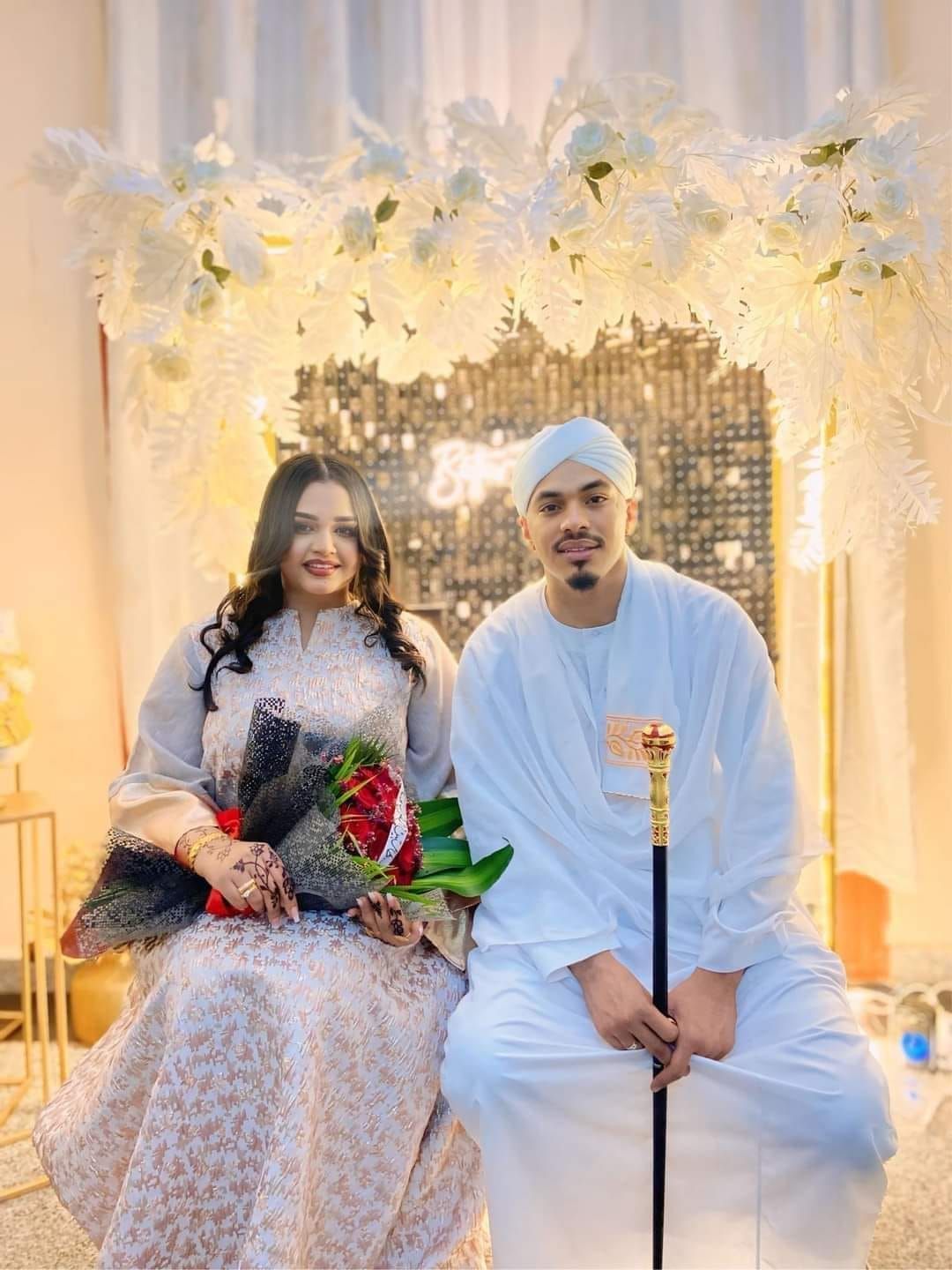 شاهد بالفيديو.. طفل سوداني من معجبي المذيعة الفاتنة دعاء حيدر يبكي ويذرف الدموع بعد خطوبتها: (طويلة وحلوة وكانت الكراش حقتي) والمذيعة ترد عليه: (كر علي يحليلو حلو حلا)