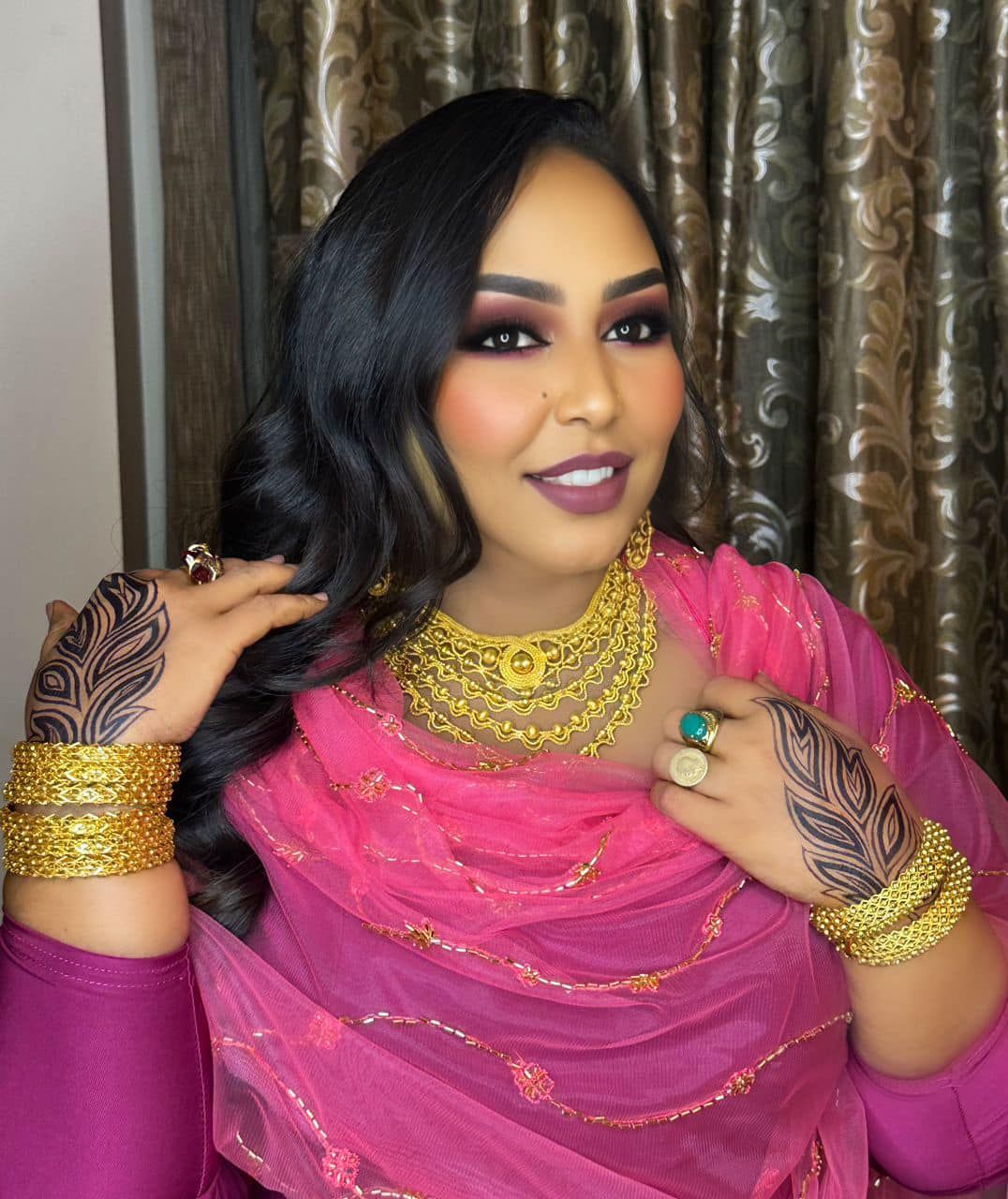 شاهد بالصور.. من القاهرة.. الفنانة هدى عربي تبهر الأسافير بإطلالة ساحرة ونيولوك جديد (معقول انوم قبل ما انزل صور المكياج)