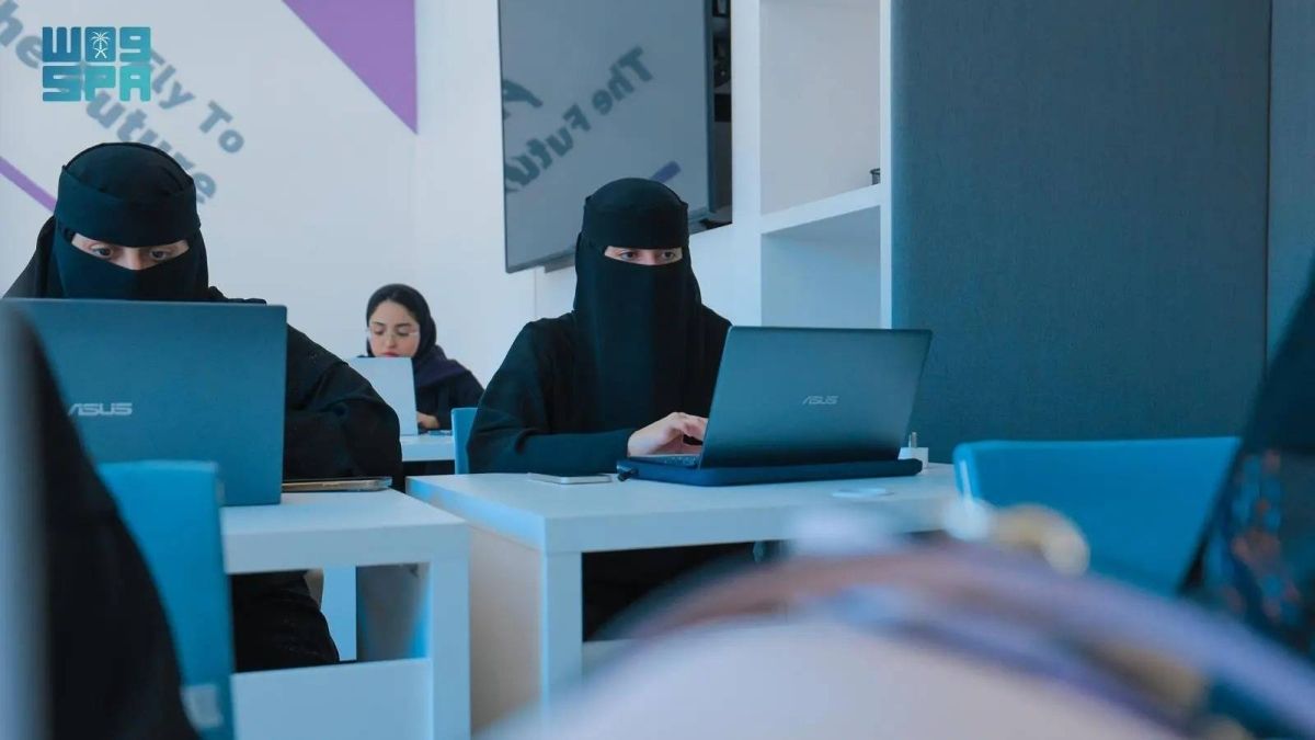 300 شهادة احترافية بمعسكرات وبرامج أكاديمية طويق التقنية