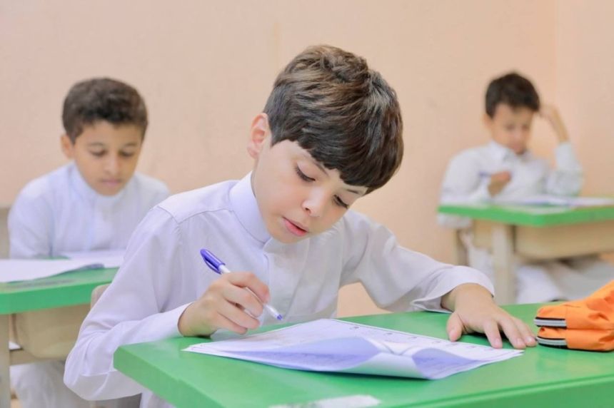 تعليم مدمج للمدارس النائية.. لغتي والرياضيات والعلوم حضوريًا والمواد الأخرى عن بعد