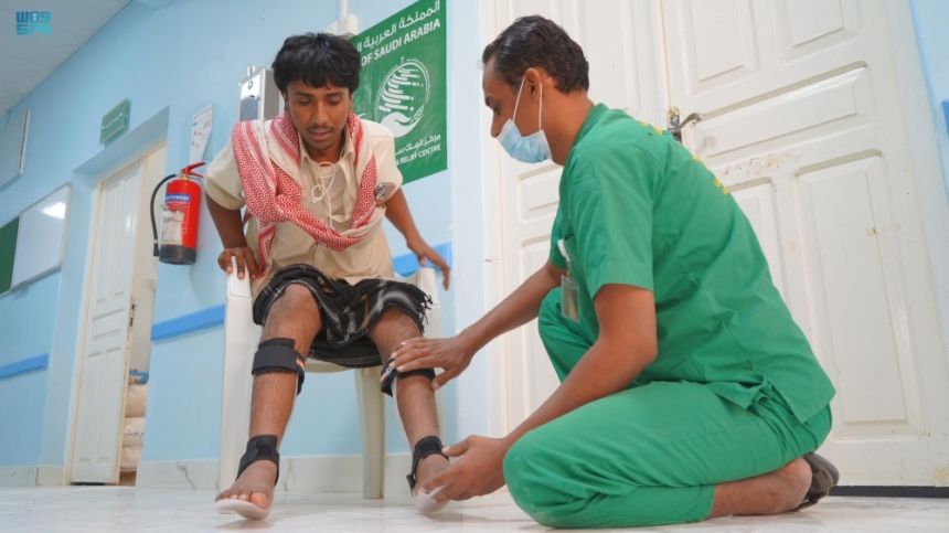 مركز الملك سلمان يقدم أطراف صناعية ومهمات إسعافية في اليمن ولبنان