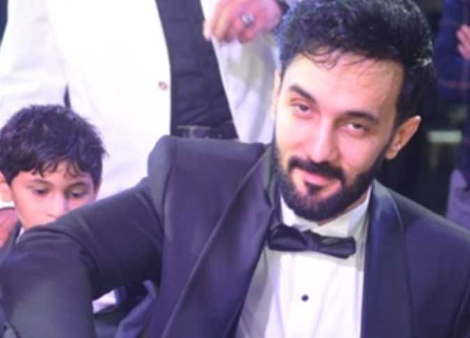 العريس الحلال أهو.. حسني شتا يتألق في حفل زفافه بحضور نجوم الفن