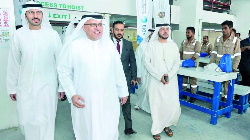 الامارات | 3 قنوات للإبلاغ عن مخالفات حظر العمل وقت الظهيرة