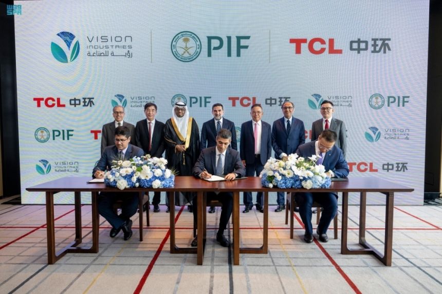 صندوق الاستثمارات يعزز توطين الطاقة المتجددة بإطلاق 3 مشروعات جديدة