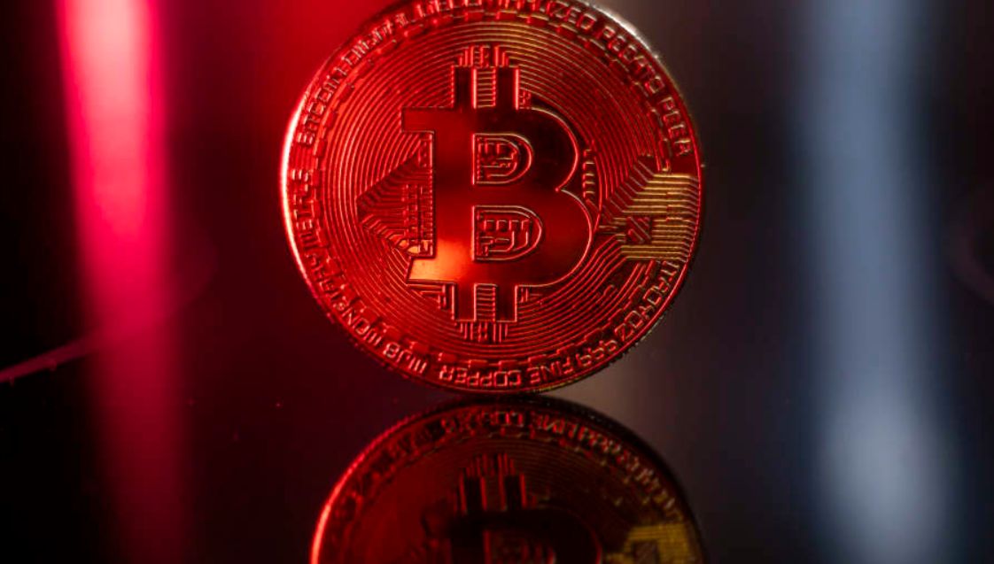 ماهي توقعات سعر البيتكوين؟ هل سنشهد ارتفاعات جديدة أم هناك تصحيح آخر ينتظر في الأفق؟