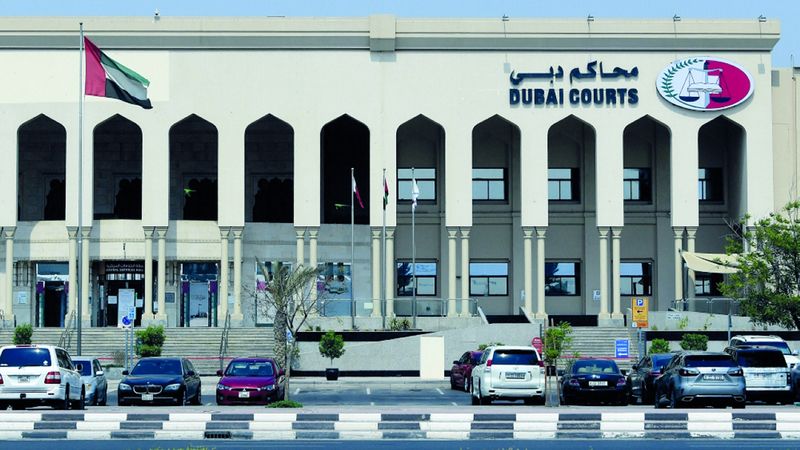 الامارات | إلزام أم بمبيت طفلة مع والدها يوماً في الأسبوع