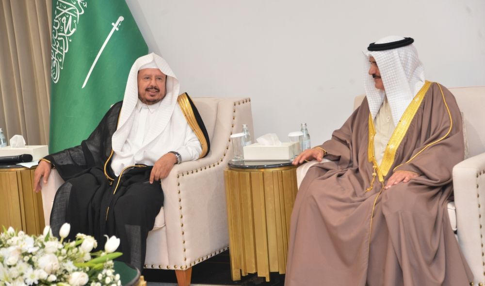 رئيس مجلس الشورى يبحث تطوير التعاون البرلماني مع "النواب البحريني"
