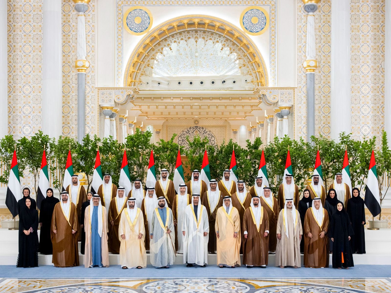 الامارات | أمام رئيس الدولة وبحضور محمد بن راشد.. حمدان بن محمد والوزراء الجدد يؤدون اليمين الدستورية