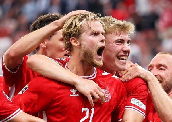 الامارات | هيولماند يتخلى عن تدريب المنتخب الدنماركي