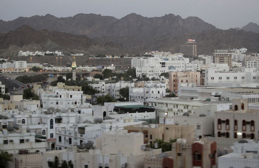الخليج اليوم .. إعادة جثامين 4 باكستانيين قتلوا في هجوم على مسجد في سلطنة عمان إلى وطنهم