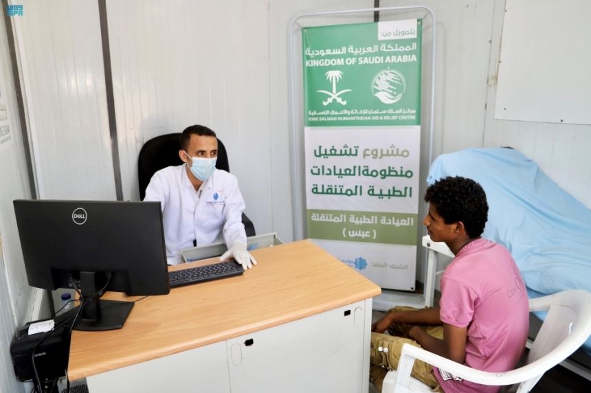 طبية وغذائية.. مركز الملك سلمان يوزع مساعدات جديدة في 3 دول