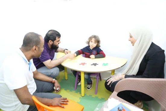 إنشاء وتمويل قافلة طبية تجوب عدة محافظات لتقديم الرعاية الطبية العاجلة لأصحاب الهمم وأسرهم