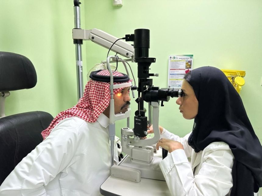 صور.. "القافلة الطبية" تقدم خدماتها لأكثر من 500 مستفيد بالدواسر والسليل