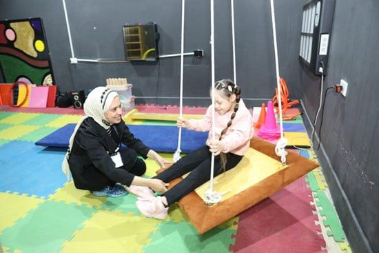 إنشاء وتمويل قافلة طبية تجوب عدة محافظات لتقديم الرعاية الطبية العاجلة لأصحاب الهمم وأسرهم