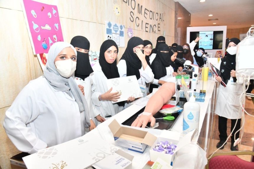 بتكريم الطلاب الموهوبين.. "أم القرى" تختتم برنامج ”موهبة الإثرائي الصيفي“