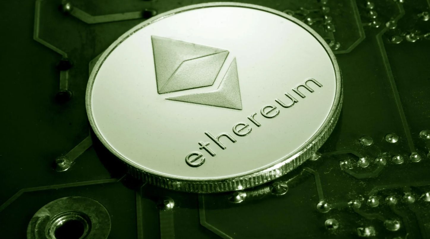 تسجيل تراجع سعر الايثيريوم بالرغم من الزخم المحيط بصناديق ETF الايثيريوم الجديدة