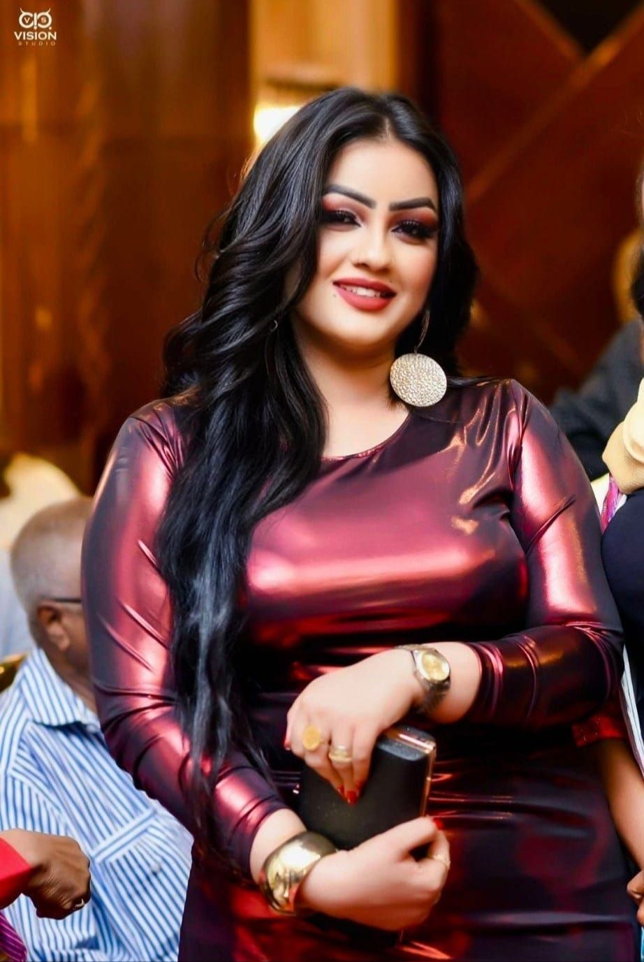 شاهد بالصور.. حسناء الفن السوداني أفراح عصام تبهر المتابعين بإطلالة ساحرة والجمهور يتغزل: (أرض أحفظي ما عليك)