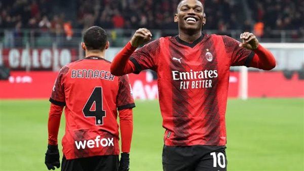 ميلان يفكر في التضحية بنجمه لضم الصفقات الجديدة