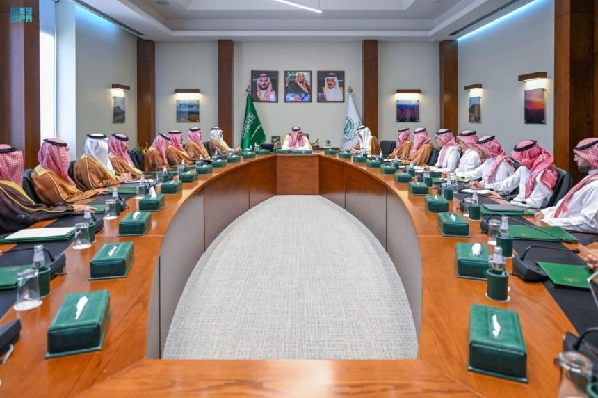 أمير حائل أثناء استقبال وزير الاستثمار: نتطلع إلى توفير فرص عمل كبيرة