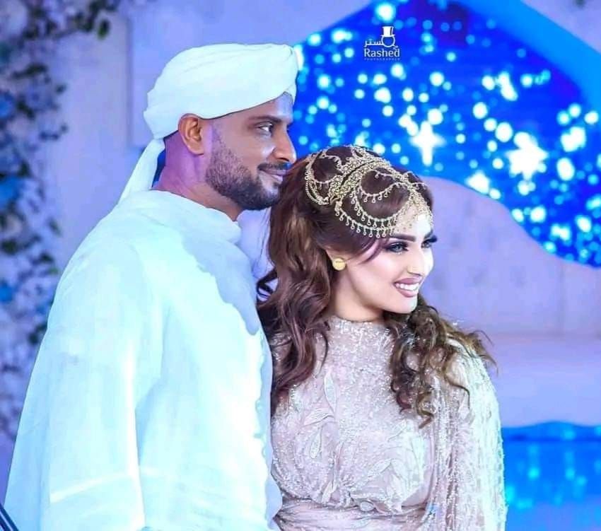 شاهد بالصورة.. زواج شاب سوداني من خبيرة تجميل حسناء يشعل مواقع التواصل ويثير اهتمام الجمهور