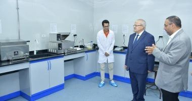 الخشت يفتتح تطوير مركز البحوث الانتقالية والأمان الحيوى بكلية الصيدلة