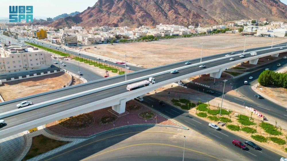 صيانة 5 جسور وأنفاق بالمدينة